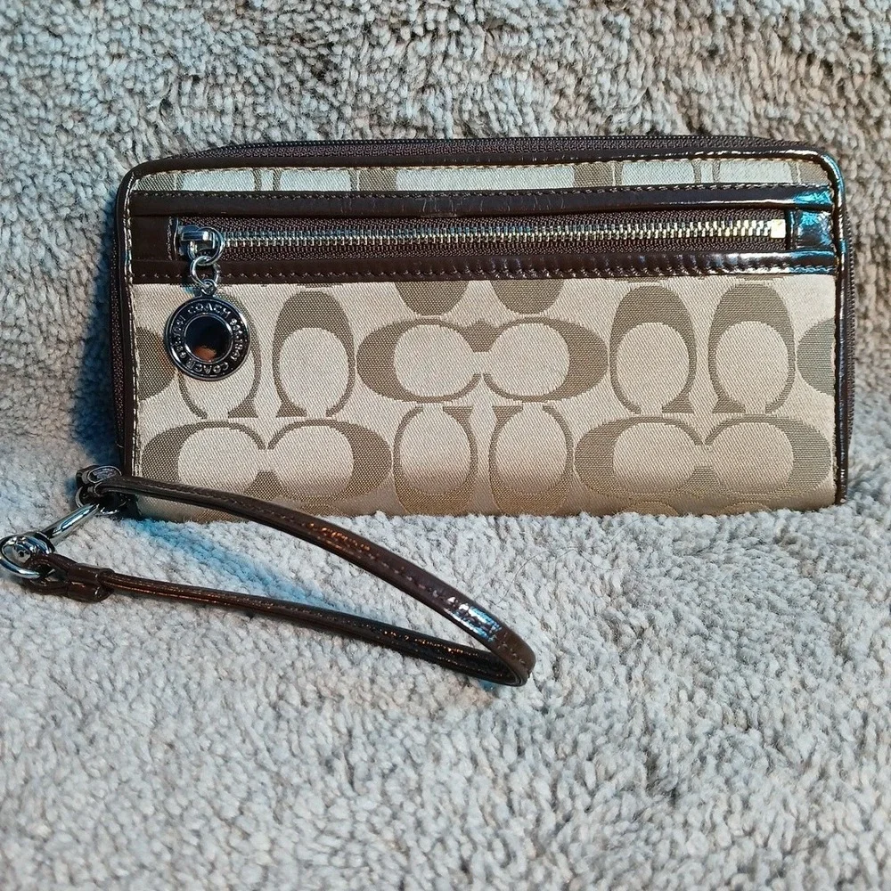 Coach Signature C Wristlet Khaki Tan Cloth Brown Patent Leather Silver No Cracks